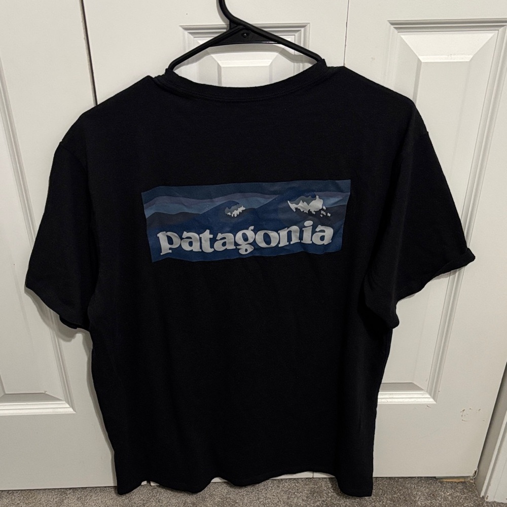 Patagonia Men's Black Short Sleeve Tee
